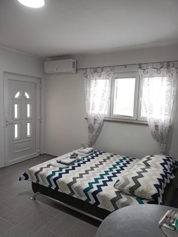 Studio Apartman Maria Apartment Kastela Exterior photo
